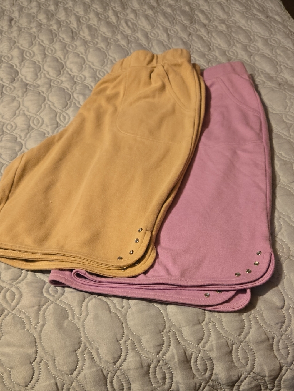 2 Pair Quacker Factory Lavendar and Beige Fleece Pull-On Shorts